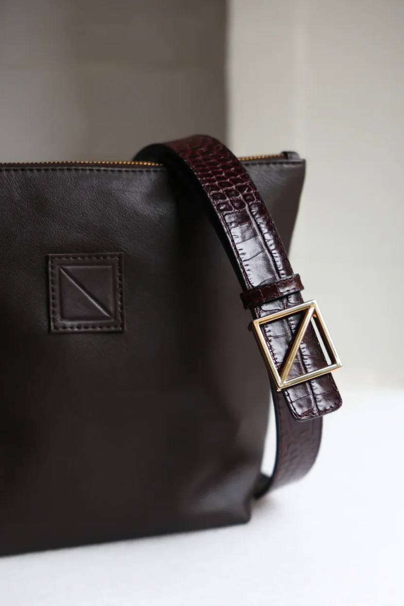 70AB906B-4FE4-4AC4-8DB1-03A74D609F7A