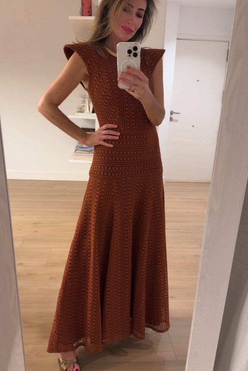 {"eId":"228906325560328","CameraPosition":1}