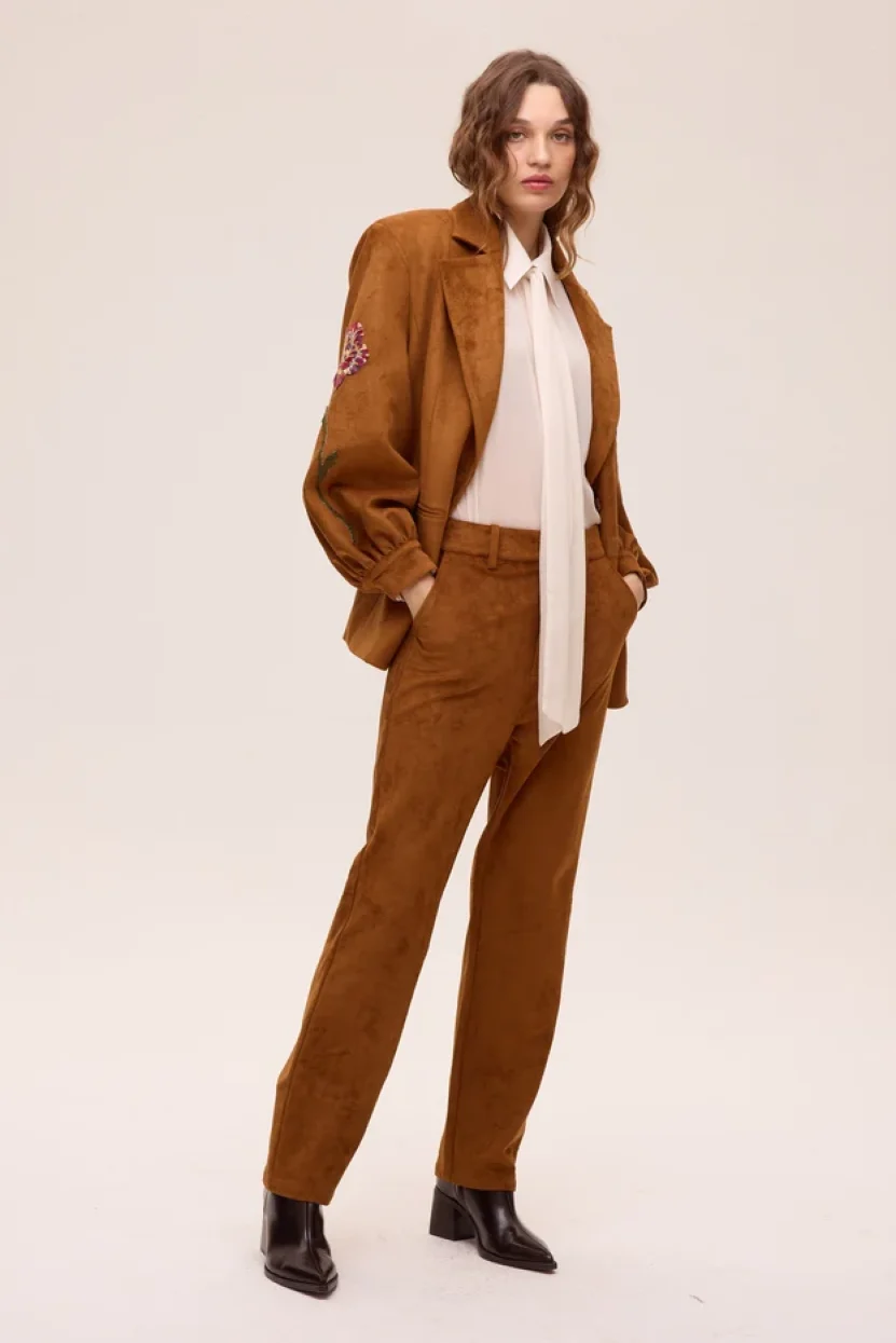 shelter-whisky-blazer-ante-bordado-flores-color-miel_7